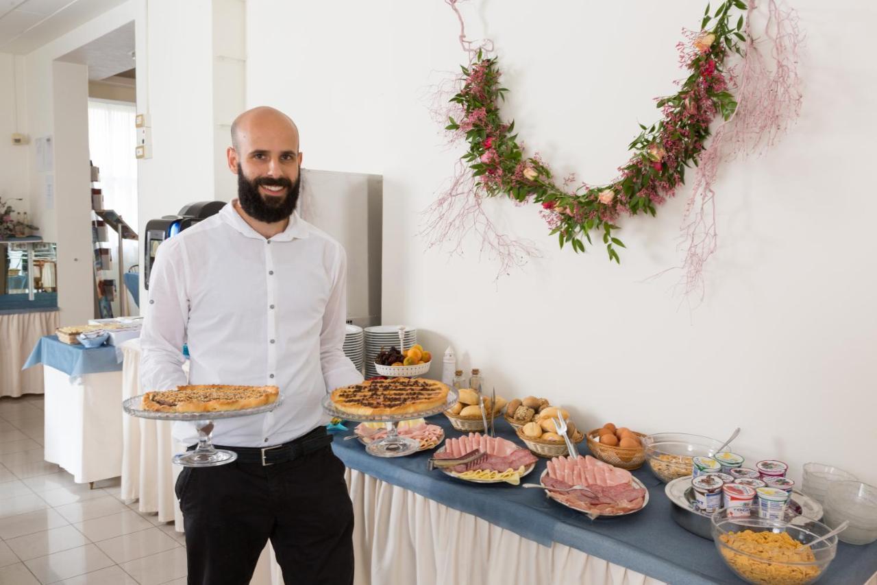 Hotel Cenisio Rimini Eksteriør bilde